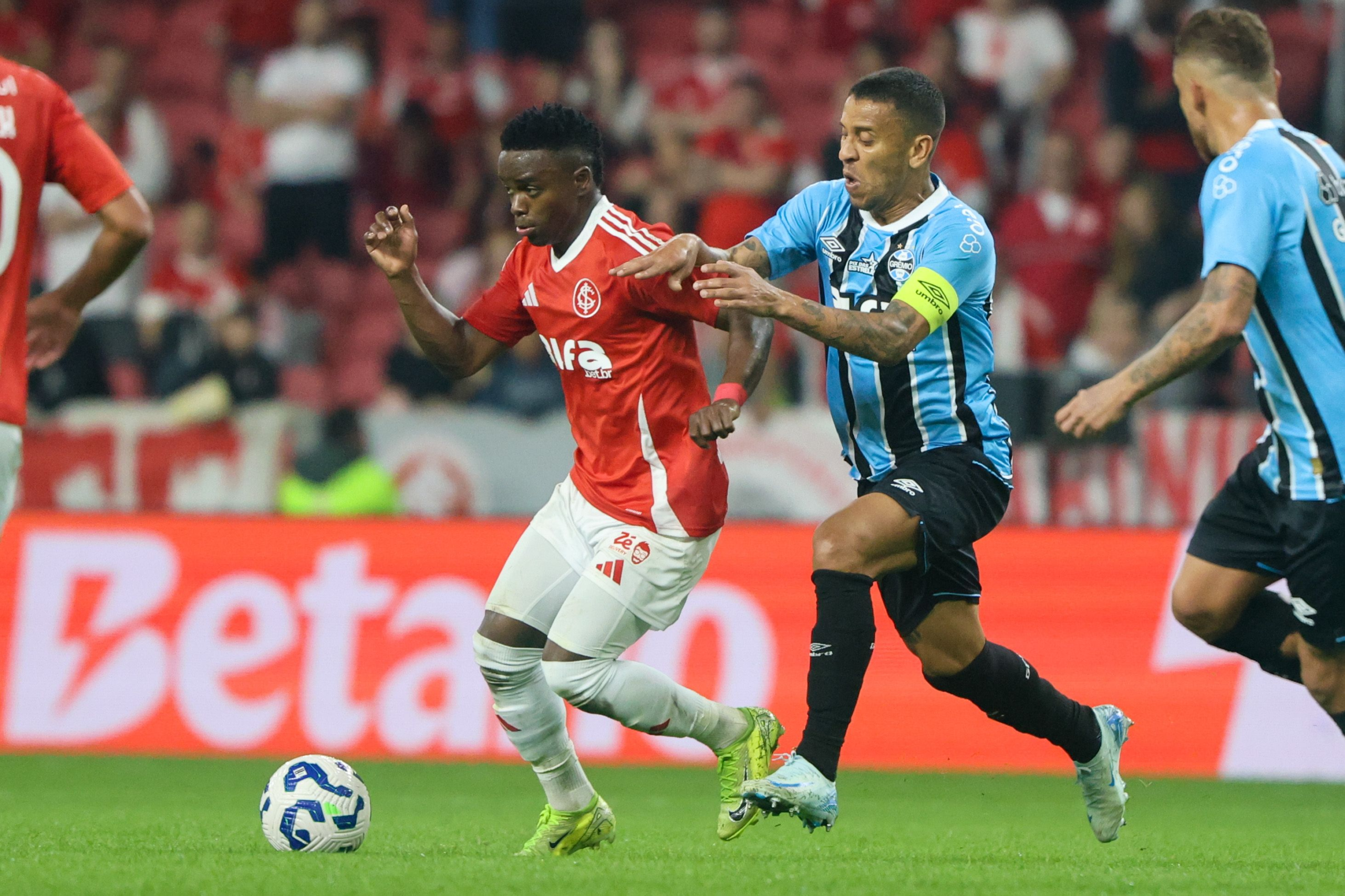 Inter e Grêmio se enfrentam nas quartas de final da Copa do Brasil