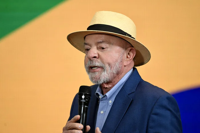 Lula adia comício em Porto Alegre devido à previsão de chuva forte