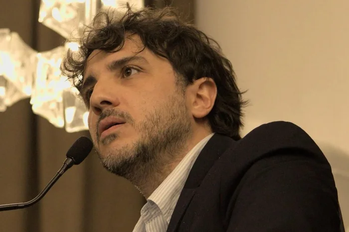 TSE suspende campanha de Renan Santos à Presidência e determina bloqueio de fundo eleitoral