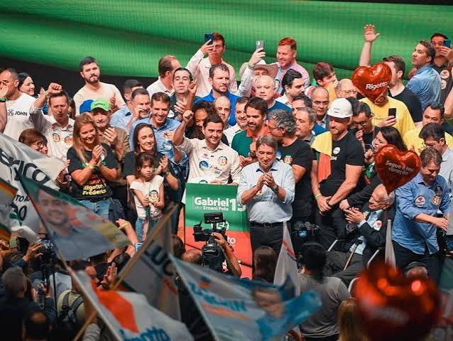 MDB lança Gabriel Souza como candidato ao governo do RS