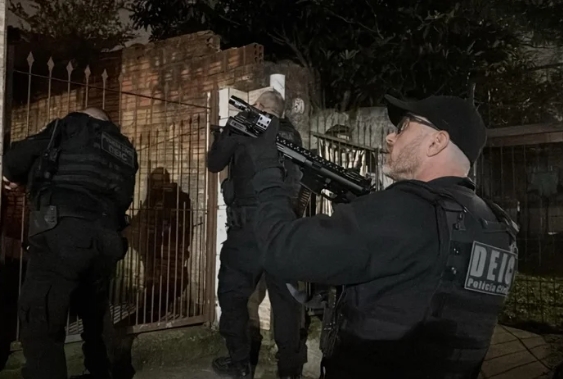 Polícia Civil faz operação em cinco Estados contra a maior facção de Porto Alegre