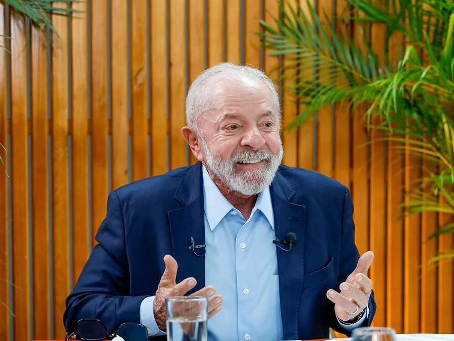 Lula aciona TSE contra Flávio Bolsonaro por vídeo sobre carne