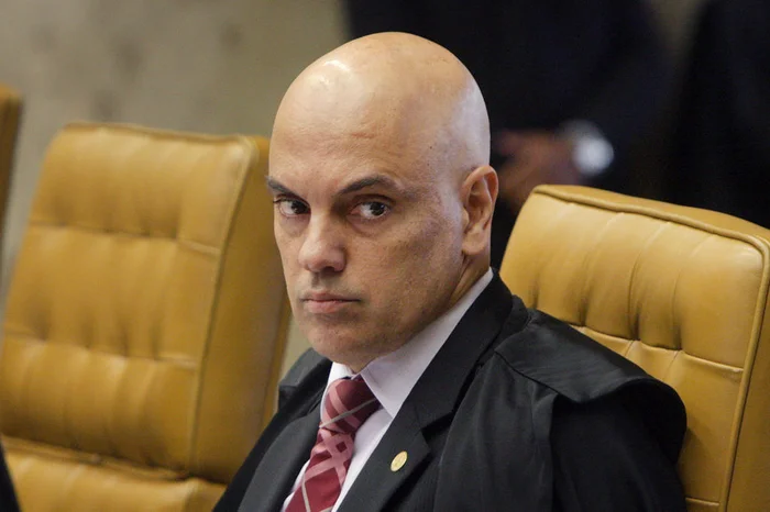 Moraes determina destruição ou doação de armas de Jair Bolsonaro