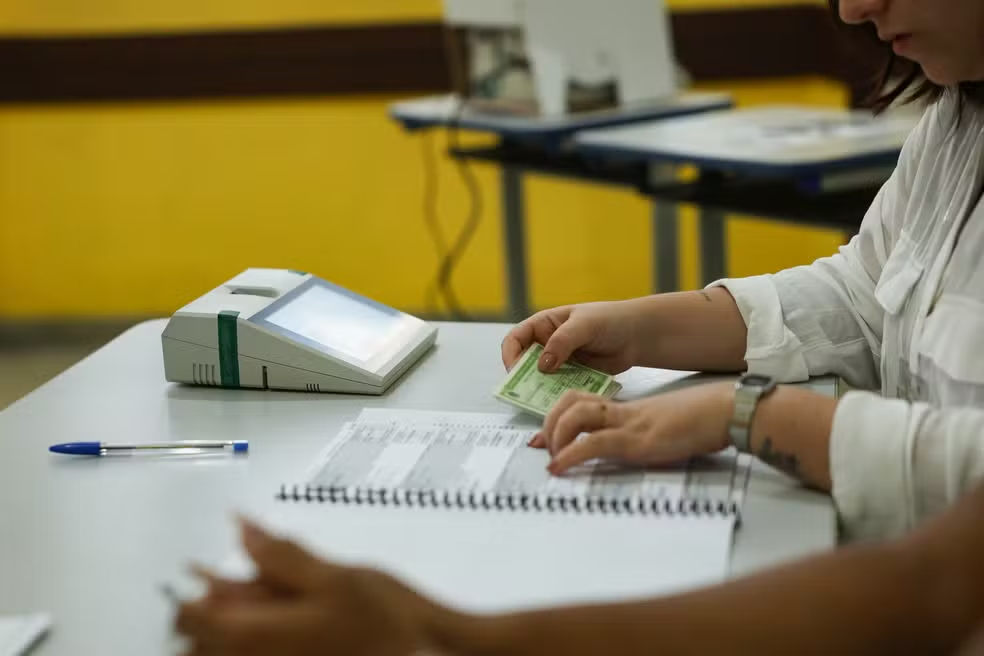 Mesários têm direito a dois dias de folga para cada dia de serviço nas eleições