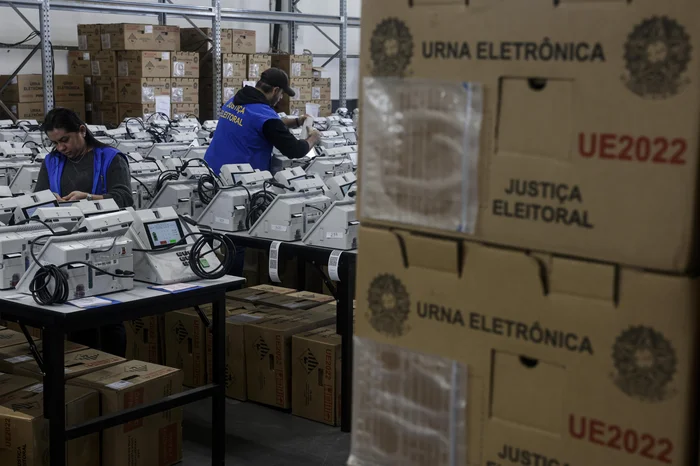 RS inicia lacração de mais de 30 mil urnas eletrônicas para as eleições de outubro