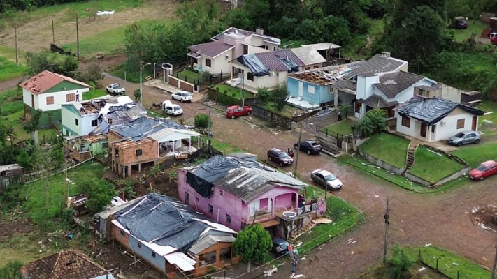 Cerro Largo contabiliza cerca de 250 casas destelhadas após temporal