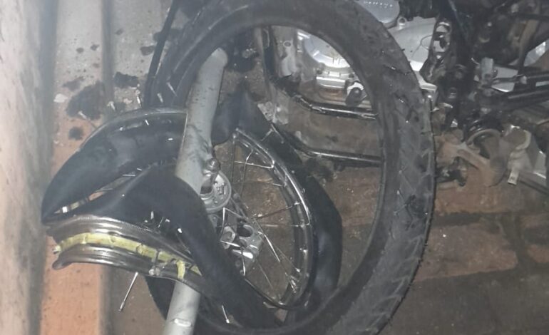 Colisão entre duas motocicletas deixa feridos na Avenida Venâncio Aires, em Santo Ângelo
