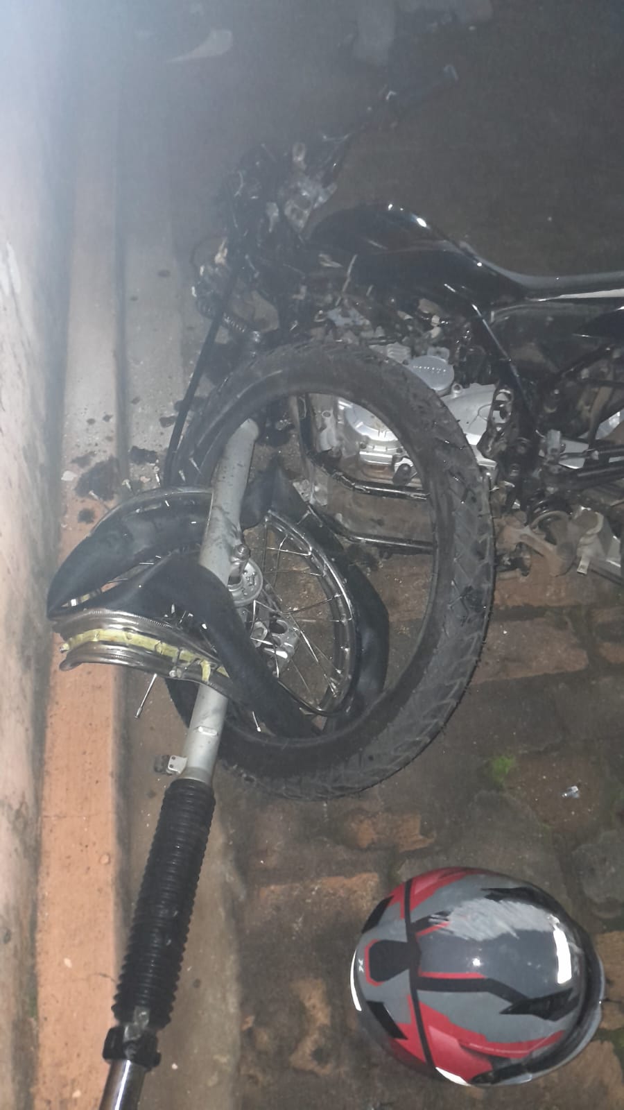 Colisão entre duas motocicletas deixa feridos na Avenida Venâncio Aires, em Santo Ângelo