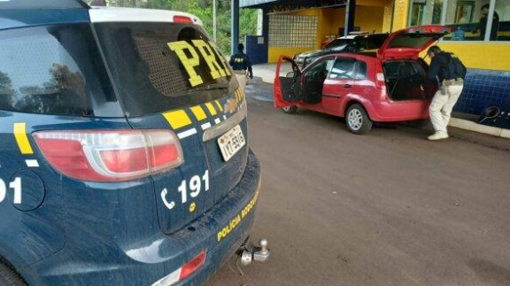 Carro roubado é recuperado na BR-285, em Ijuí