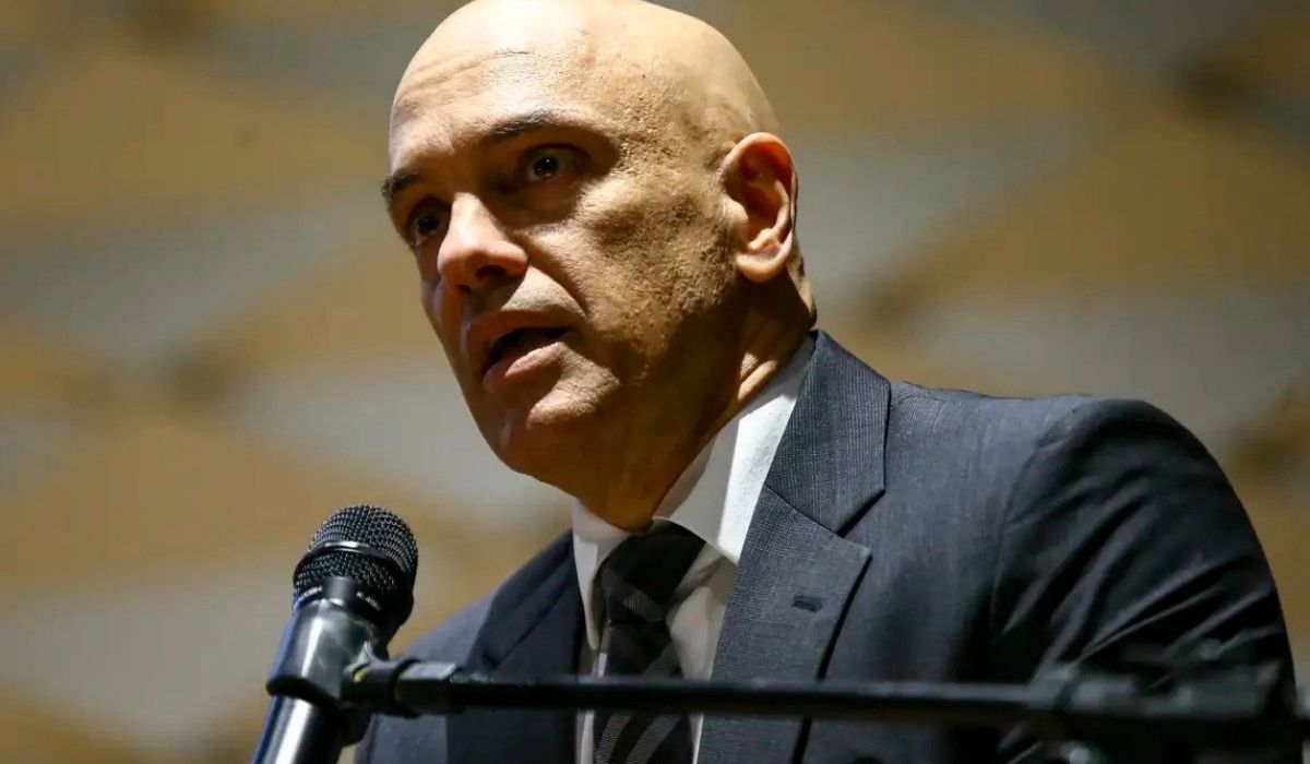 Oposição pede impeachment e prisão de Moraes após revelação de mensagens com Vorcaro