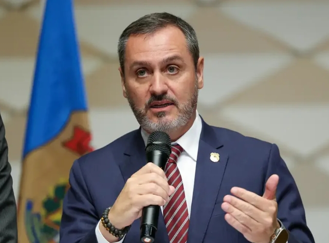 Flávio Dino reintegra Andrei Rodrigues como diretor-geral da Polícia Federal