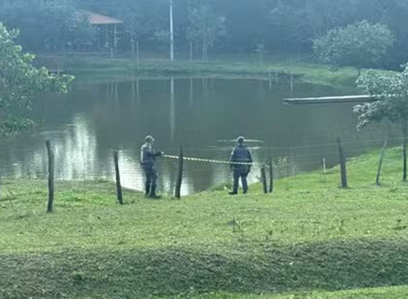 Mãe joga os 3 filhos em rio e bebê de 10 meses morre afogada no interior de SP