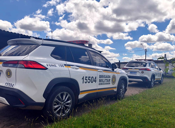 Homem é preso por ameaçar adolescente com faca e estuprá-la em área de mata na Serra