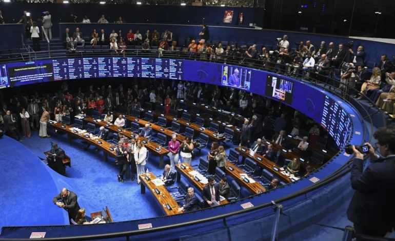 PEC do fim da escala 6×1 é promulgada pelo Congresso; saiba quando entra em vigor