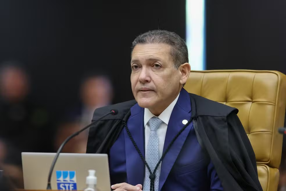 Nunes Marques deve liberar para julgamento revisão de Bolsonaro após segundo turno