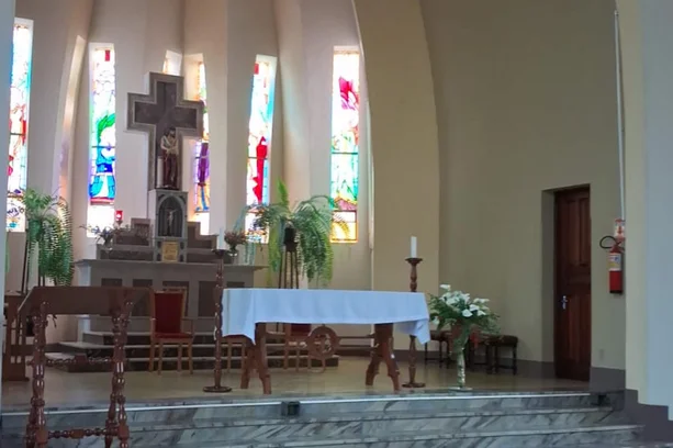 Padre é assaltado após missa e fica amarrado em casa paroquial em Carazinho