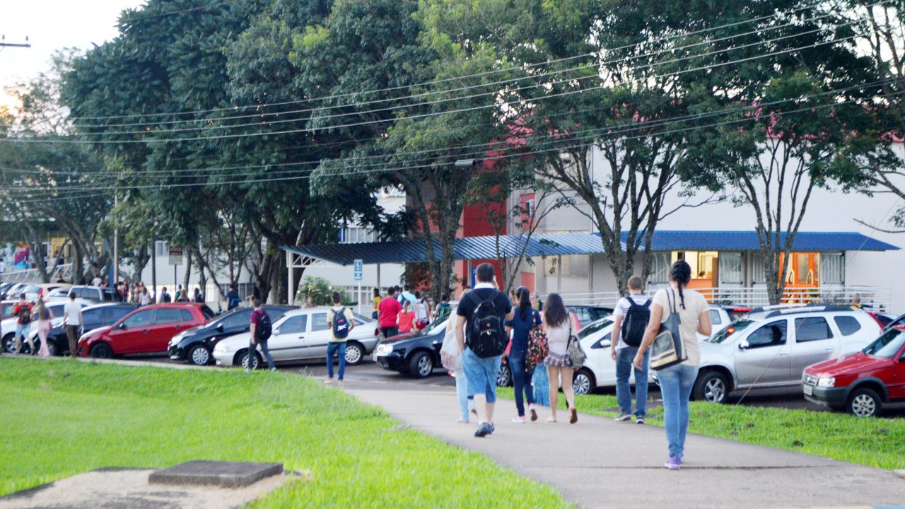 URI publica edital de bolsas de estudo para estudantes veteranos 2026/2