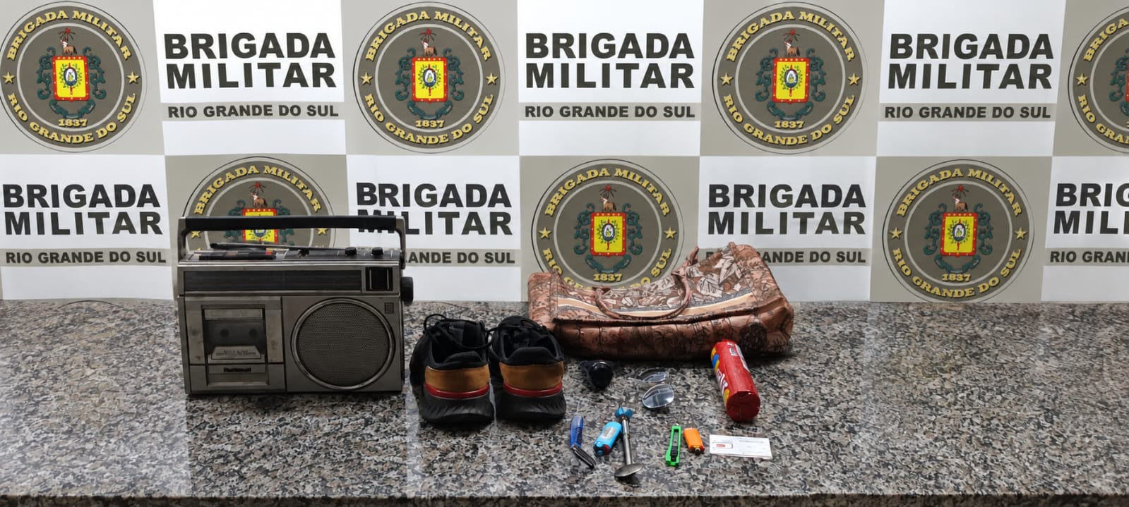 Brigada Militar prende duas mulheres por furto qualificado na Praça Pinheiro Machado