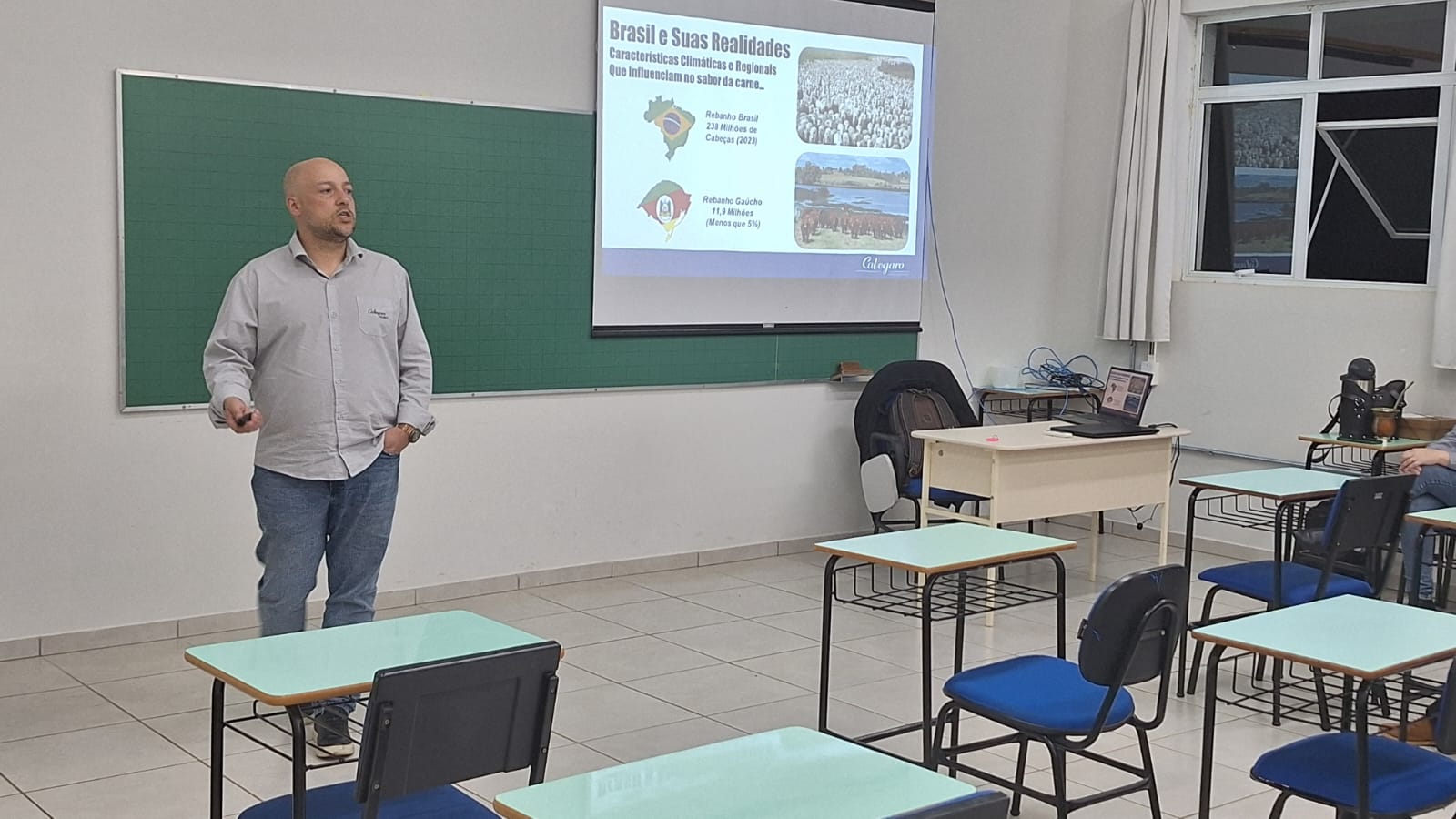Intercâmbio acadêmico pedagógico recebe estudantes argentinos do Instituto Carlos Linneo na URI Santo Ângelo