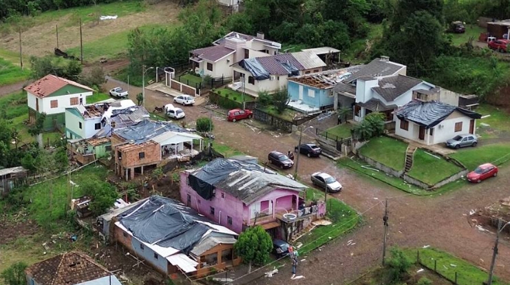 Cerro Largo contabiliza cerca de 250 casas destelhadas após temporal