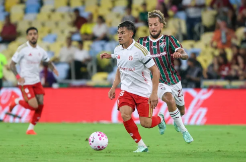 Inter perde de virada para o Fluminense com gol no fim e pode voltar ao Z-4 do Brasileirão