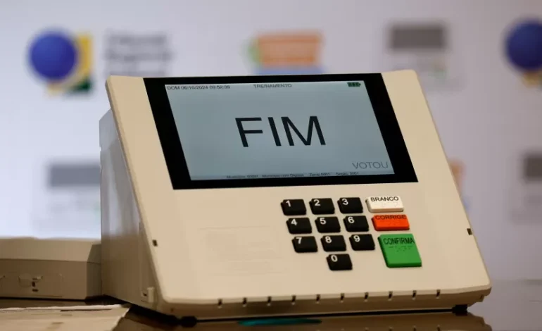 35 mil votos foram registrados após as 17h na eleição deste domingo