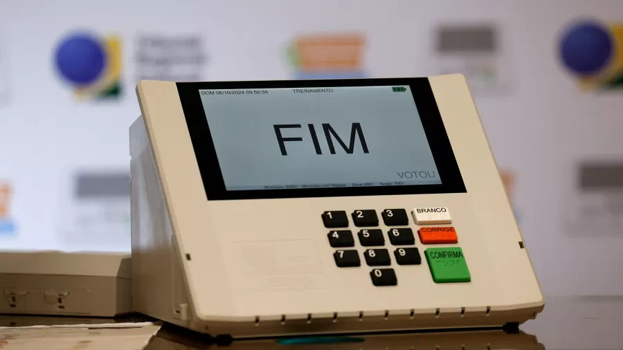 35 mil votos foram registrados após as 17h na eleição deste domingo