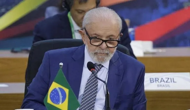 Nova cirurgia de Lula é encerrada com sucesso, segundo equipe médica