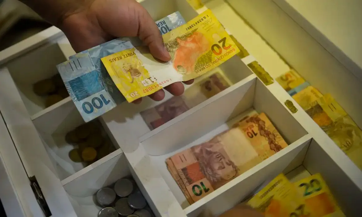 Segunda parcela do décimo terceiro deve ser depositada até sexta-feira