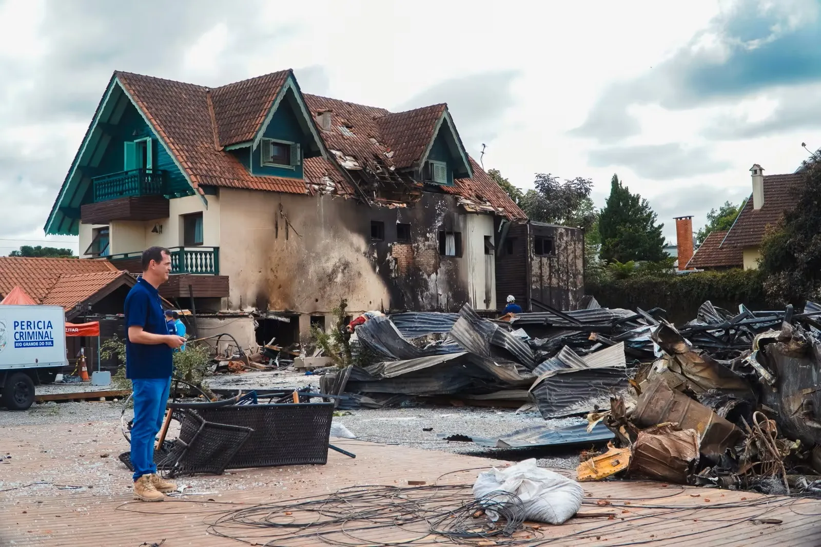 Mulher ferida em acidente de avião tem melhora e respira sem aparelhos