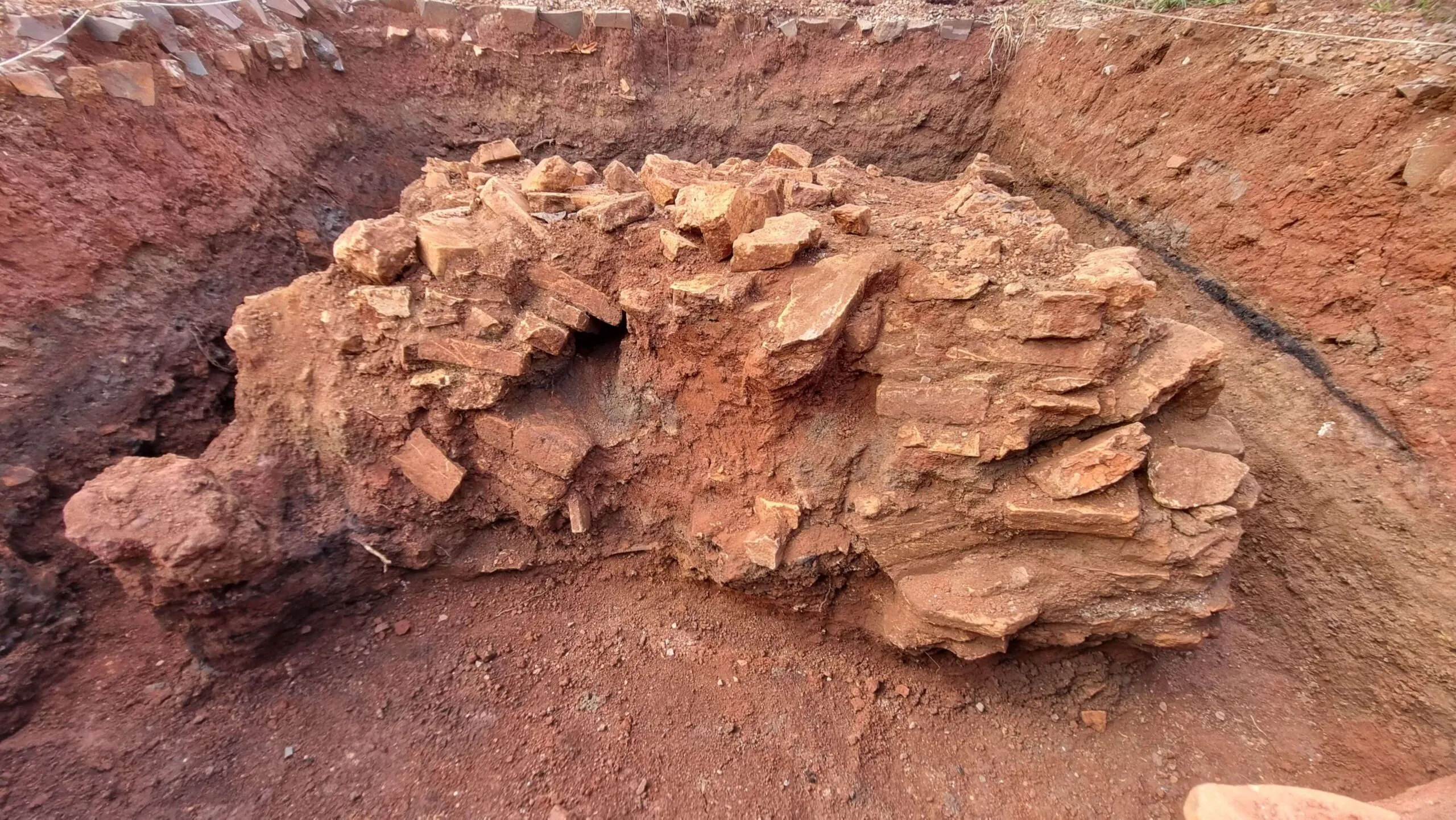 Estrutura arqueológica do século XVIII é descoberta no centro de Santo Ângelo