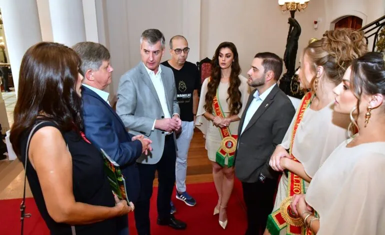 Fenamilho faz entrega de convites na Assembleia, ao vice-governador e veículos de comunicação