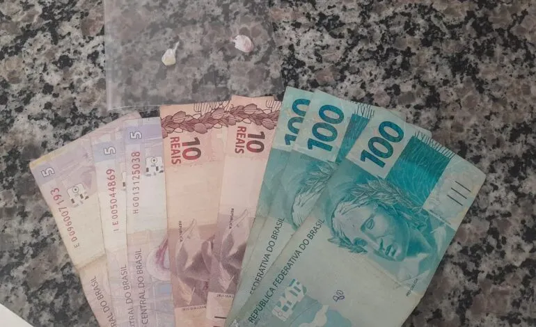 BM prende suspeito com drogas em ação de patrulhamento
