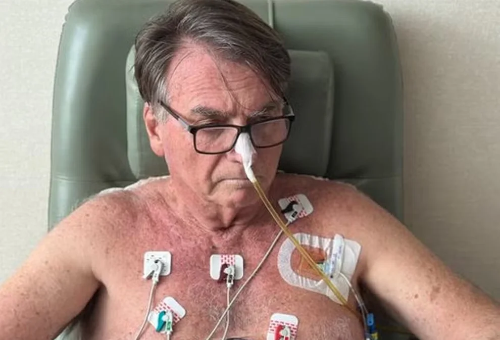 Em terceiro dia na UTI, Bolsonaro tem ‘boa evolução clínica’ e faz fisioterapia