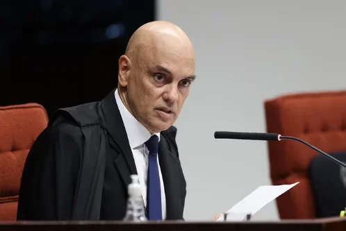 Moraes diz que Bolsonaro pode ser absolvido, mas seguirá inelegível