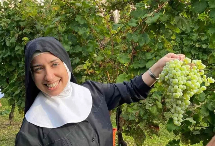 Freira brasileira perde o cargo por ser “bonita demais”