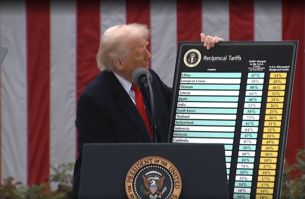 Trump anuncia novas taxas e envia segunda leva de cartas a líderes globais