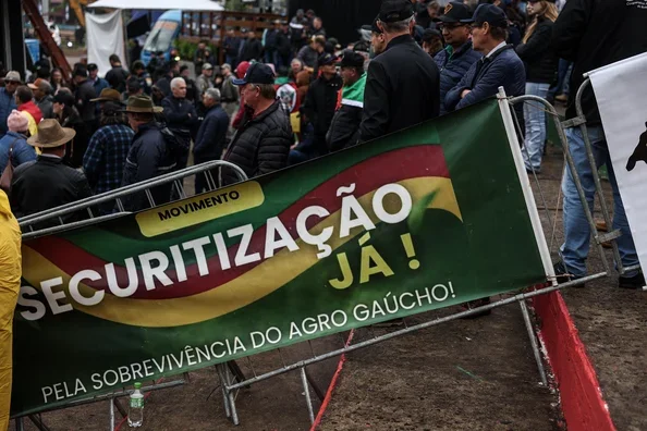 Lula anuncia R$ 12 bilhões para renegociação de dívidas de produtores rurais gaúchos