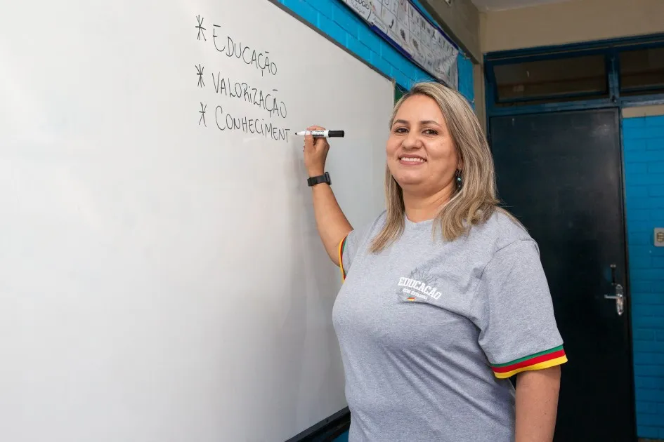 Professores da Rede Estadual já podem solicitar novos uniformes para 2026