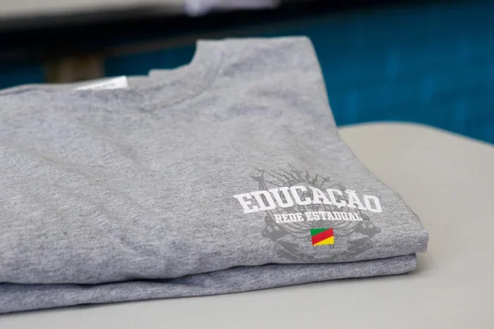 Professores da rede estadual do RS receberão uniformes a partir de 2026