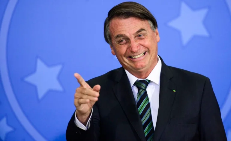 Bolsonaro será internado e passará por cirurgia após autorização de Moraes