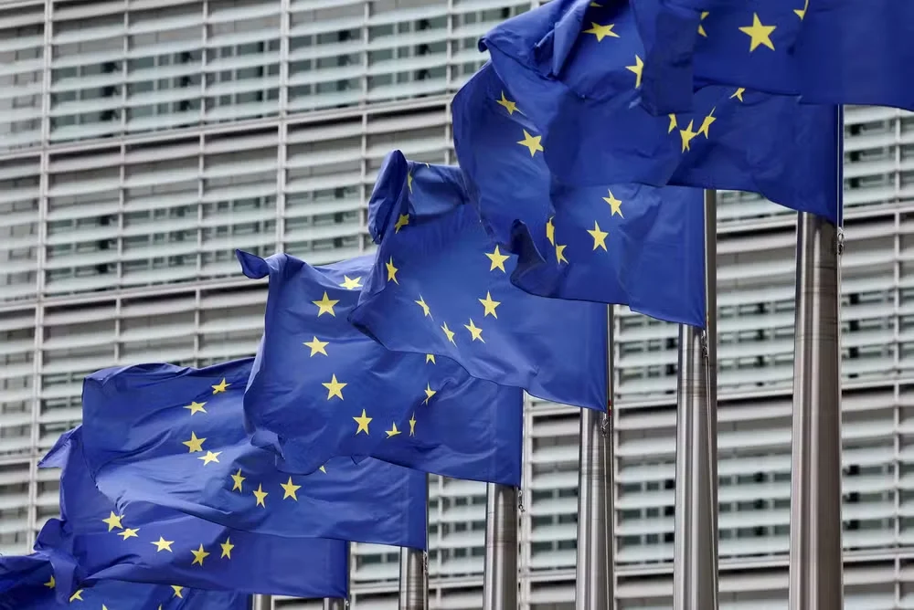 União Europeia aprova pacote que endurece regras migratórias e prevê centros de retorno fora do bloco