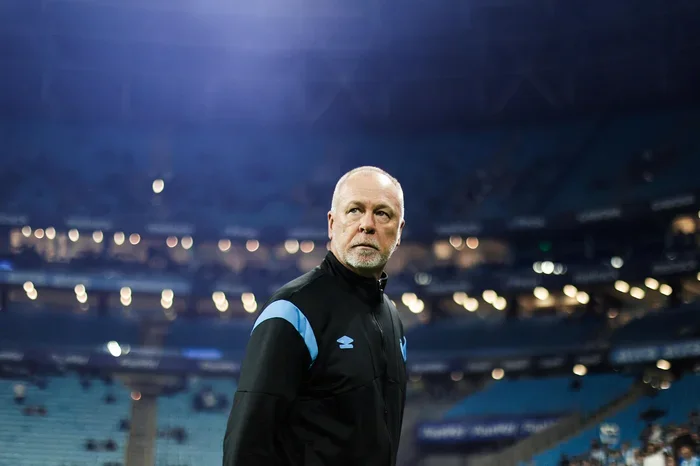 Mano Menezes se despede do Grêmio nas redes sociais antes de saída ser oficializada