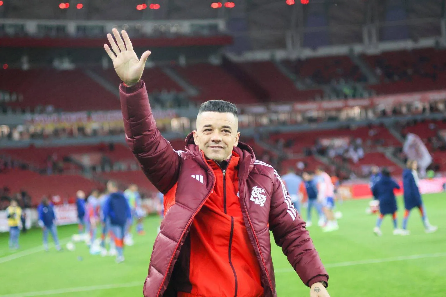 Após reunião, D’Alessandro deixa o Inter