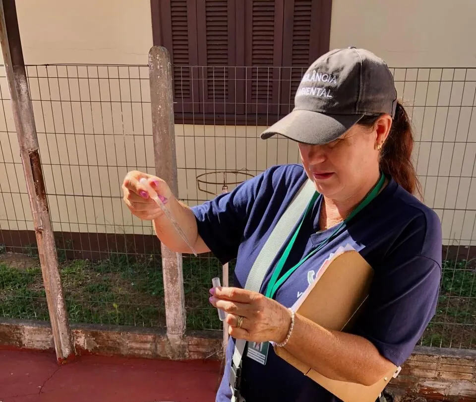 2025 marca queda de 98% nos casos de dengue em Santo Ângelo, mas chuvas frequentes e retorno do calor preocupam a Secretaria de Saúde