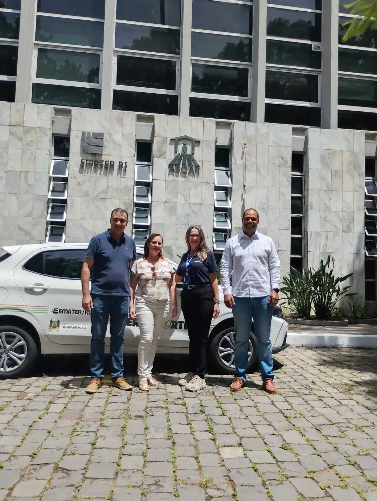 Emater de Eugênio de Castro recebe carro 0 km através do Operação Terra Forte