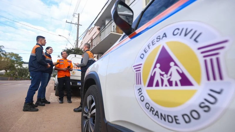 Defesa Civil alerta para temporais com chuva forte, vento e granizo no RS