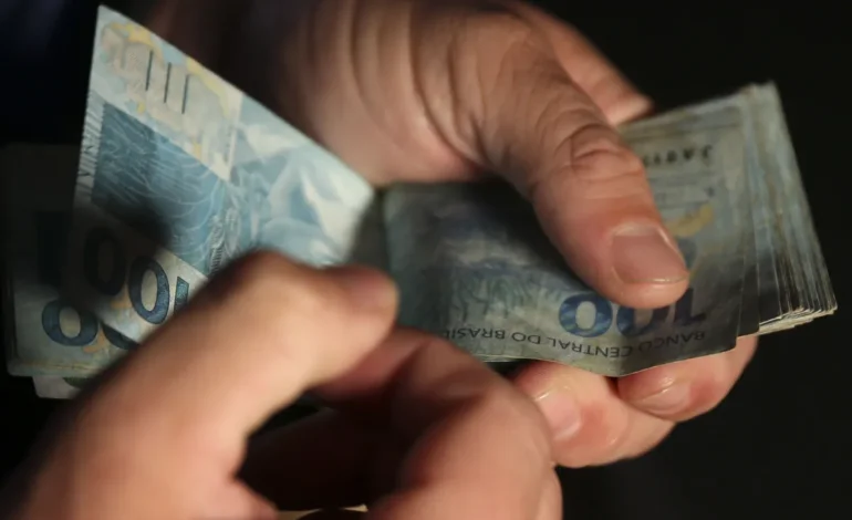 Abono salarial começa a ser pago para nascidos em janeiro