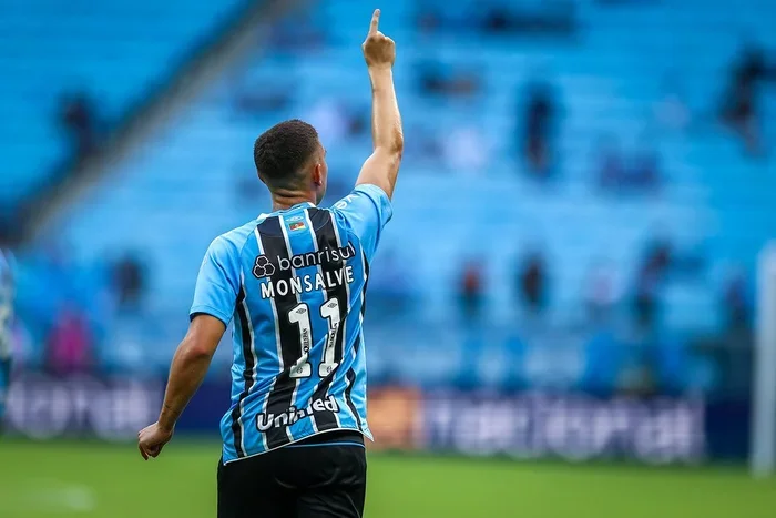 Grêmio recebe o Atlético-MG de olho na recuperação no Brasileirão