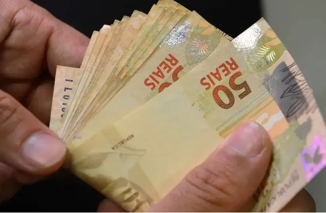 Aposentados e pensionistas do INSS terão o 13° salário antecipado para os meses de abril e maio